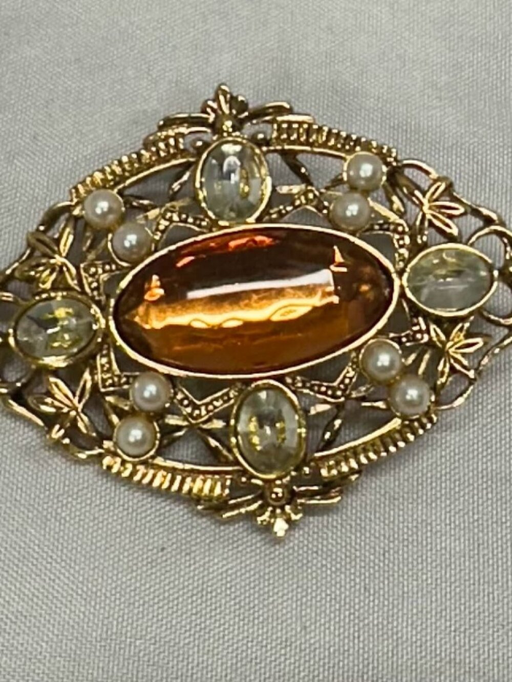 Vintage 1970s Avon Amber Topaz Rhinestone Faux Pearl Brooch Pin Victorian Styl
